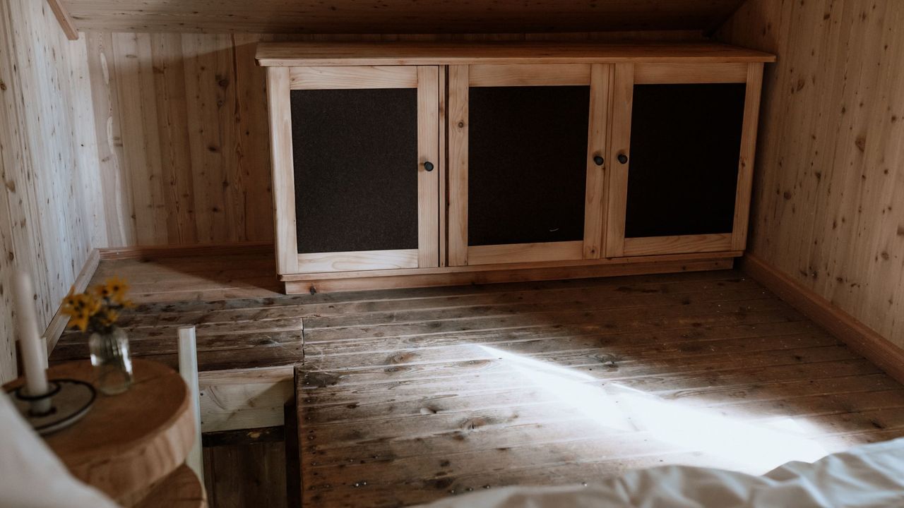 Haslauer Hütte Kommode im Schlafbereich Haslauer Hütte Kommode im Schlafbereich